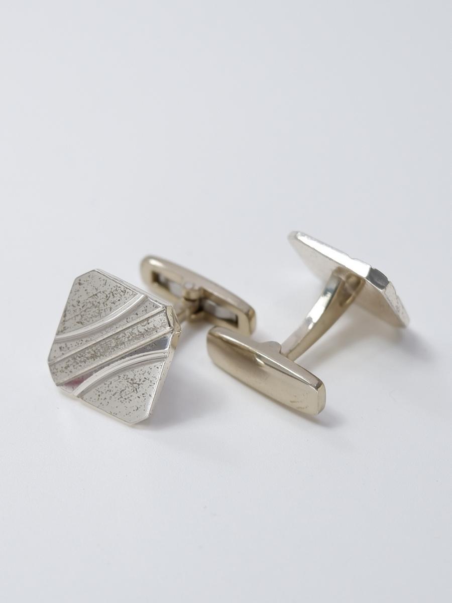 cuffbutA4b